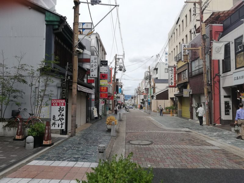 Konishi SakuraStreet and Sanjo street (facing South)